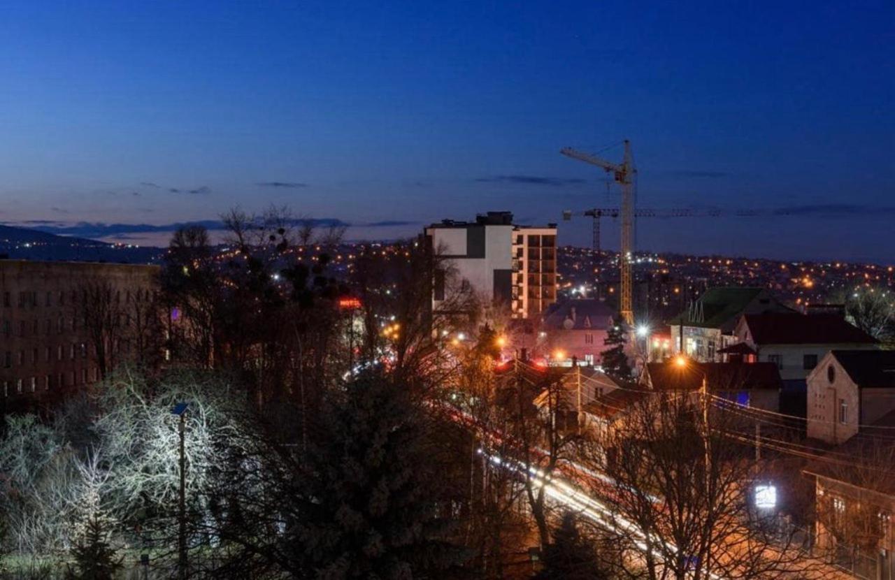 Затишна Красива Квартира-Студія В Новобудові З Балконом Czernowitz Exterior foto